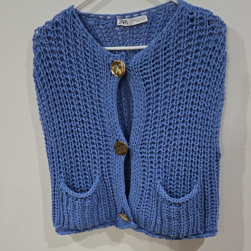 Zara Sz Medium Womens Blue Sleeveless Knit Vest With Gold Accents